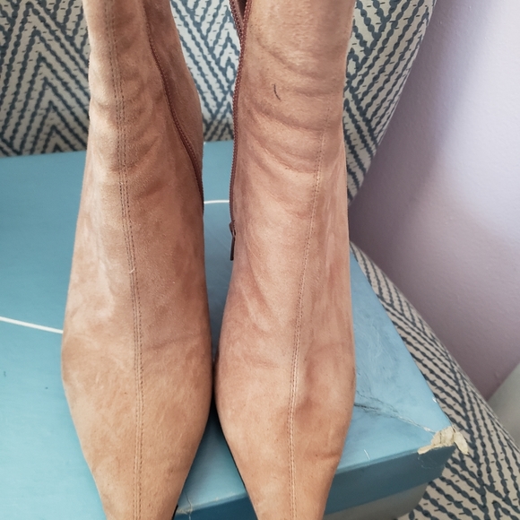 Boots - Picture 5 of 5